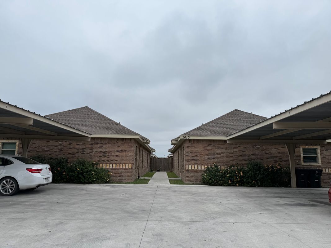 Building Photo - 2713 E Eisenhower Ave