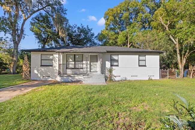 Primary Photo - Renovated 4 Bed/1 Bath Home with Huge Yard!