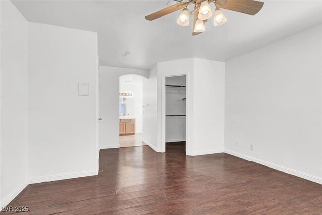 Building Photo - 8217 Beekman St