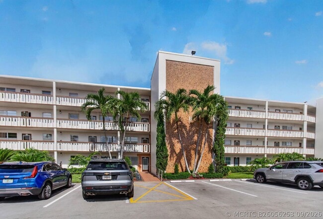 Building Photo - 4028 Hythe B
