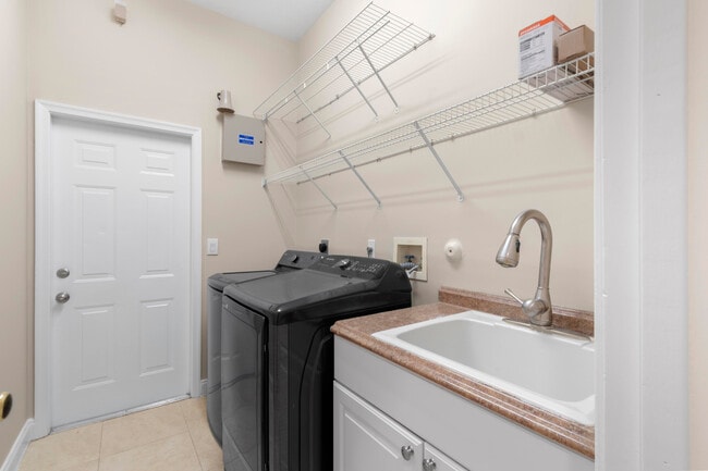 Building Photo - 6659 Conch Ct