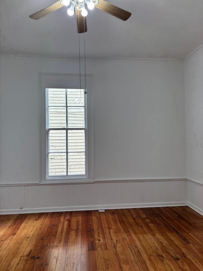 Building Photo - 403 W Hampton Ave