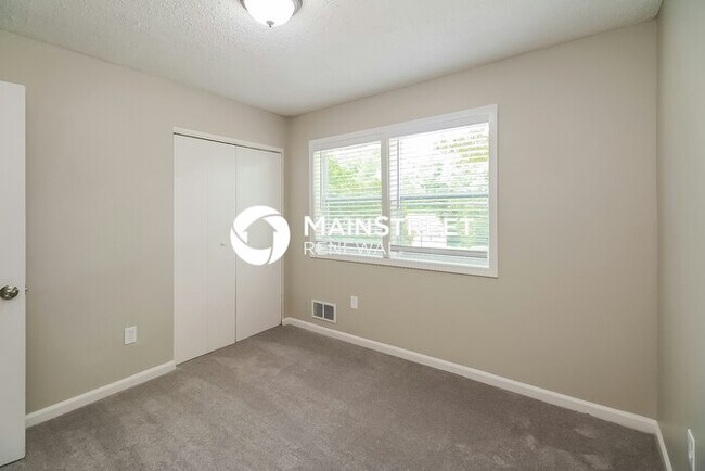 Building Photo - 3 Bedroom Pet-Friendly Home in Rex, GA wit...