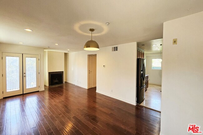 Building Photo - 4220 Fair Ave
