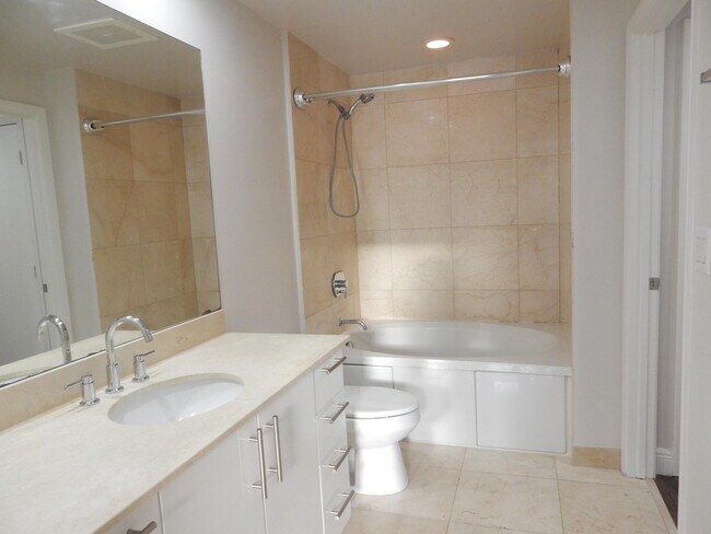 Building Photo - 550 Okeechobee Blvd