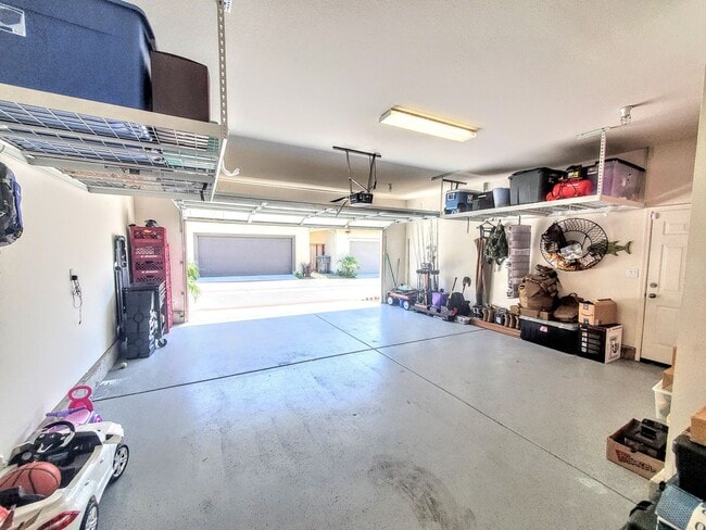 Building Photo - Gorgeous Home- Lots of Upgrades