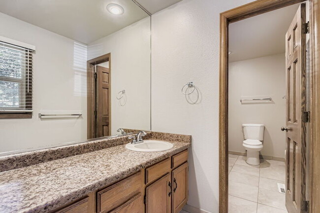 Building Photo - 7663 S Cove Cir