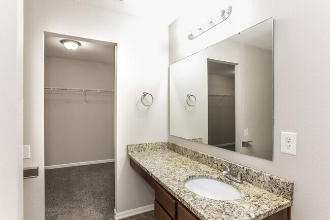 Building Photo - 424 W Warrior Ct