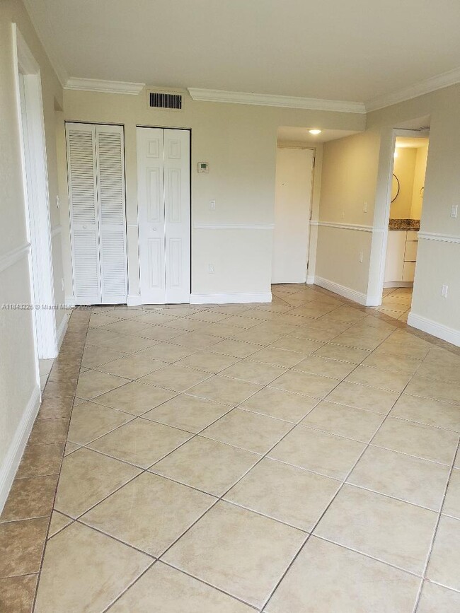 Building Photo - 3561 SW 117th Ave