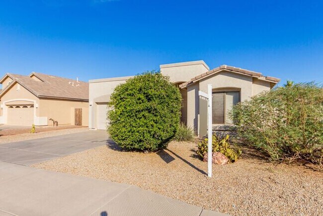 Building Photo - Single level rare to find 3 bed house in G...