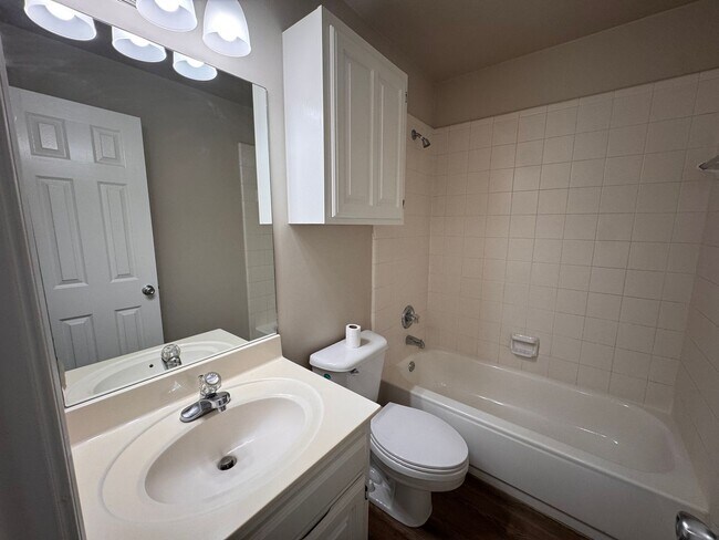 Building Photo - 3 Bedroom 2 bath Bixby Schools