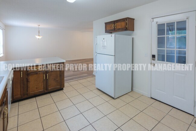 Building Photo - 1240 N Concord Rd