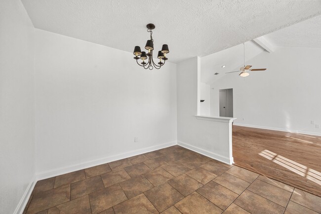 Building Photo - 6522 Brookgate Dr