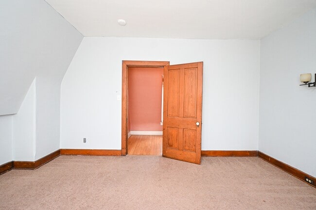 Building Photo - 735 Considine Ave