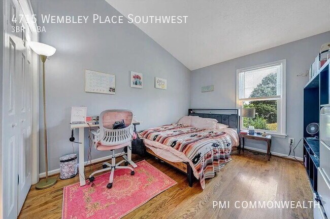 Building Photo - 4715 Wembley Pl SW