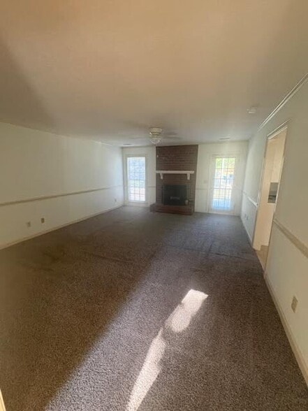 Building Photo - 1204 Whitehall Rd