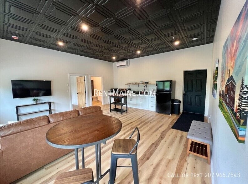 Building Photo - 113 N Lancey St