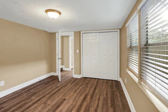 Building Photo - 8717 N Mandarine Pl