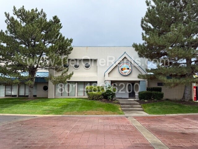 Building Photo - move in special: $500 off first months rent