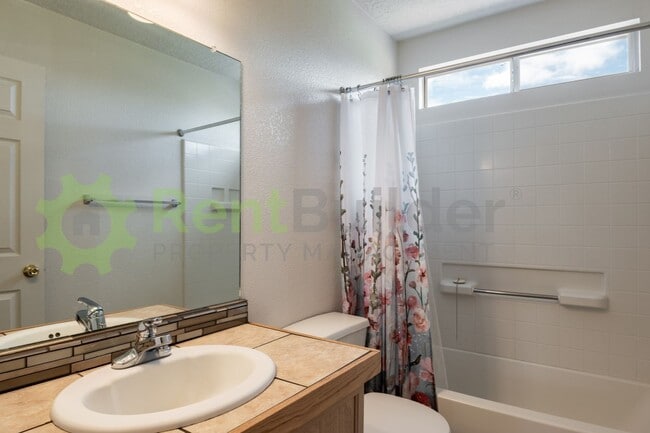 Building Photo - LOWERED PRICE FOR September!