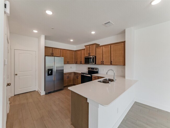 Building Photo - 2230 Memory Oaks Dr