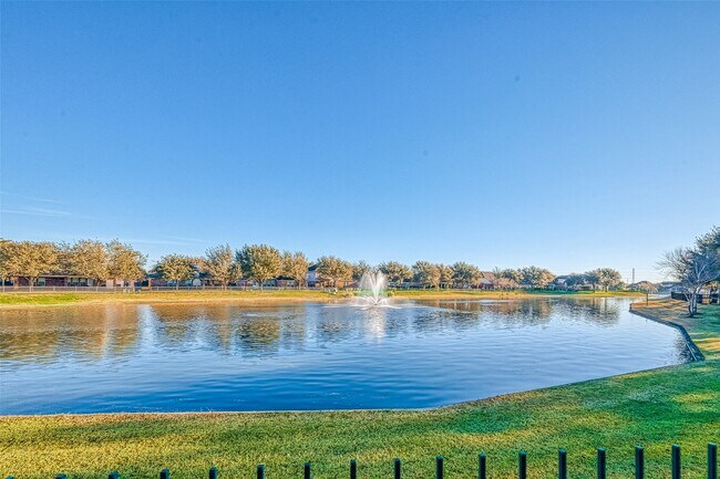 Building Photo - 26018 S Lakefair Dr