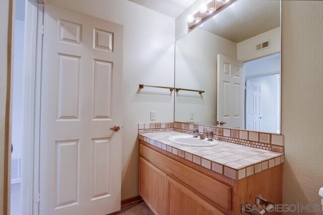 Building Photo - 11742 Avenida Sivrita