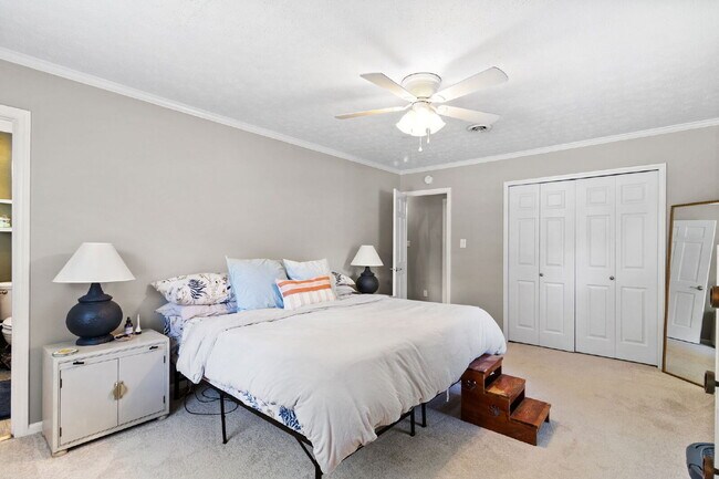 Building Photo - Spacious 4-Bedroom Haven with 3 Full Baths...
