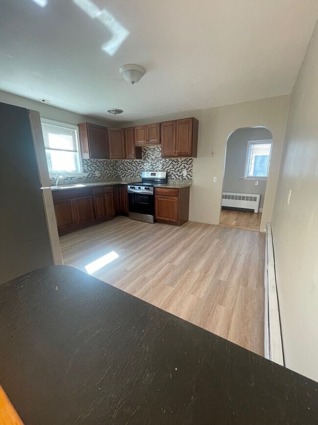 Building Photo - 296-298 Hurley Street