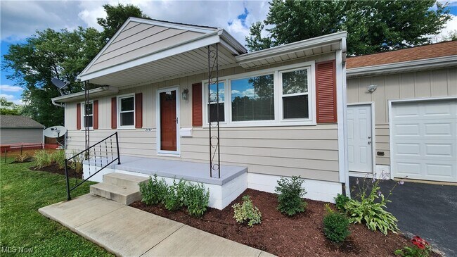 Building Photo - 2491 Samira Rd