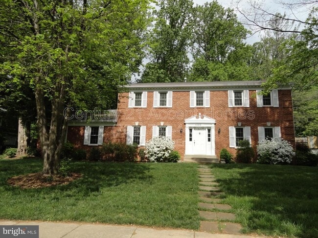 Primary Photo - 5606 Tilia Ct