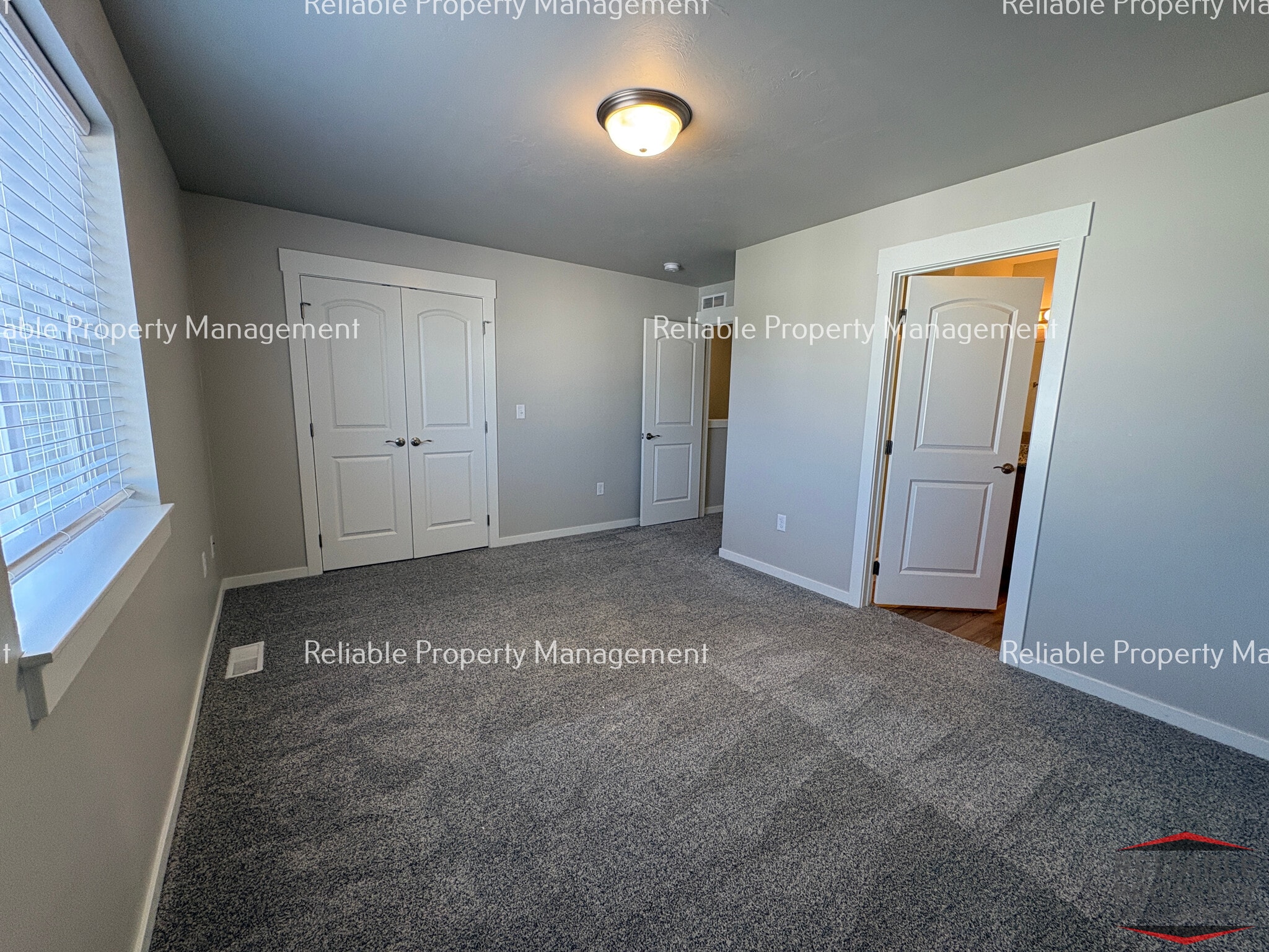 Building Photo - 2015 Lawrence Ln