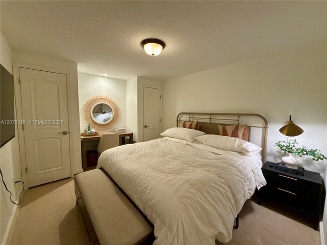 Building Photo - 5990 Paradise Point Dr