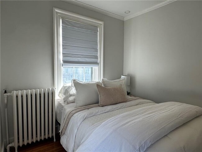 Building Photo - 5 Record St