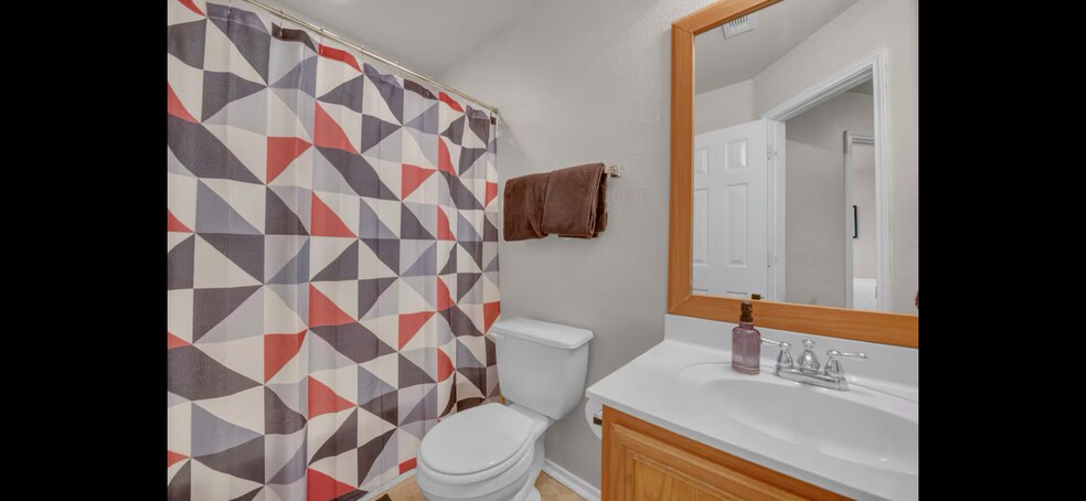 Building Photo - 4612 Peach Grove Rd