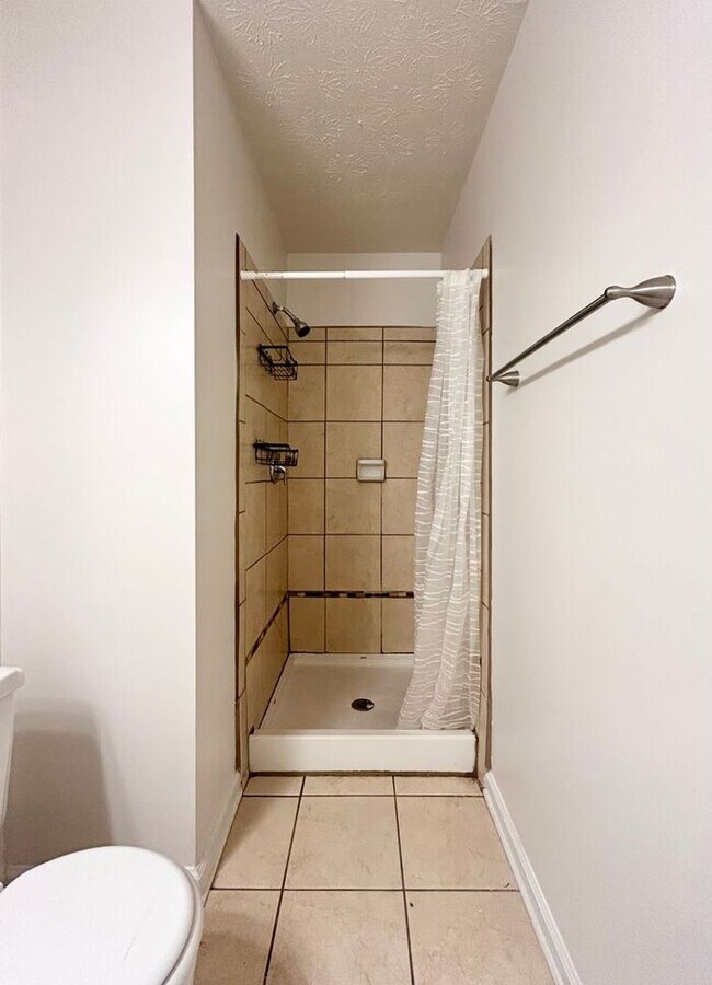 Building Photo - Alpharetta 3 Bedroom-2 Bathroom, Minutes From 400, Dining and Shopping.