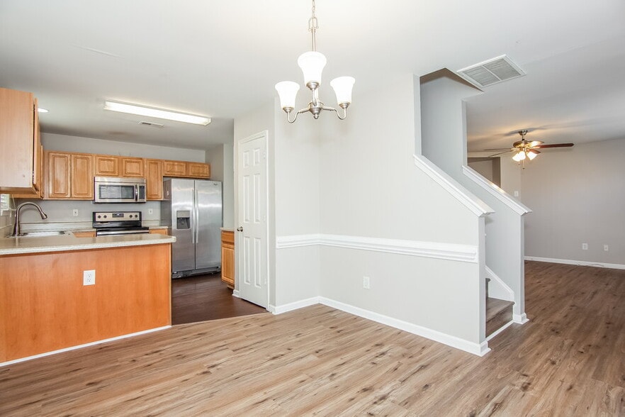 Building Photo - 1405 Braveheart Ln