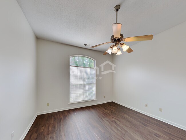 Building Photo - 1588 Wynne Rd