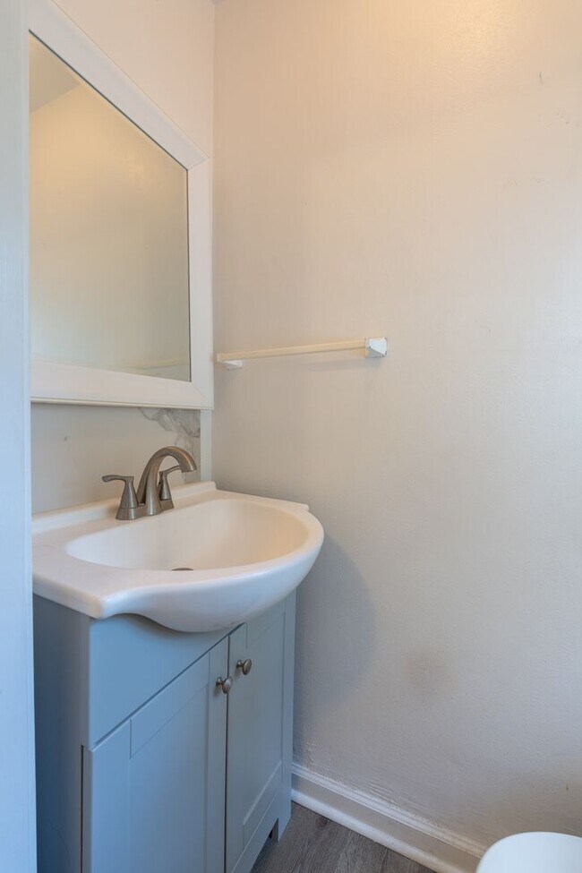 Building Photo - MOVE IN READY 4 Bedroom in Western Branch!