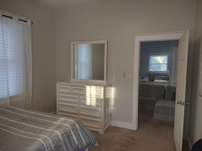 Building Photo - 1113 Olympia Ave