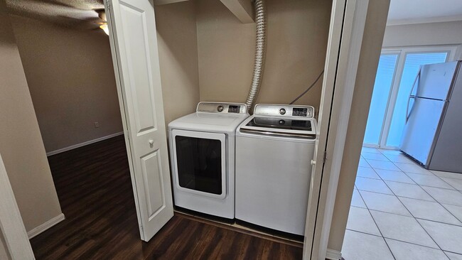 Building Photo - 2 Bedroom/2 Bathroom at Lancelot AVAILABLE NOW!