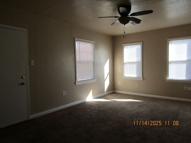 Building Photo - Fields and Dunning Home! Small Pet Negotiable with owner approval!