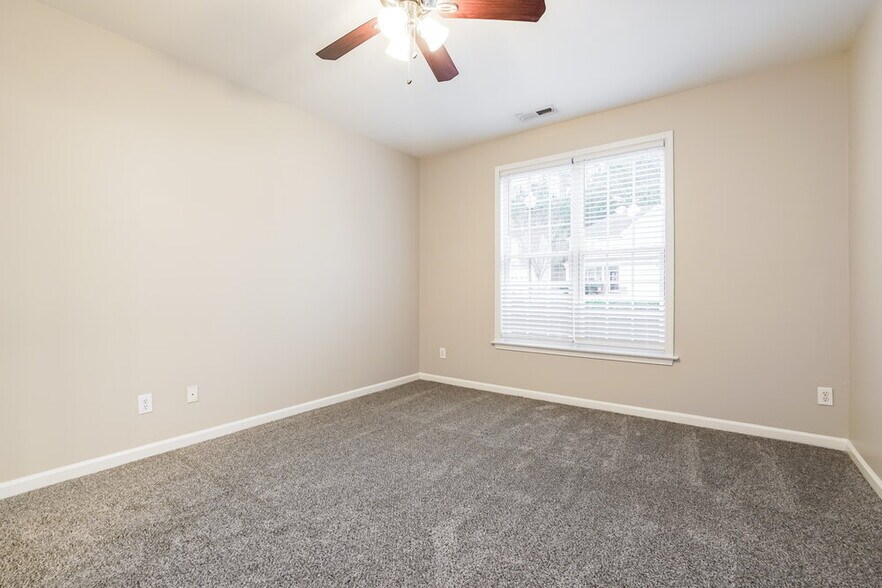 Building Photo - 125 Pearson Place