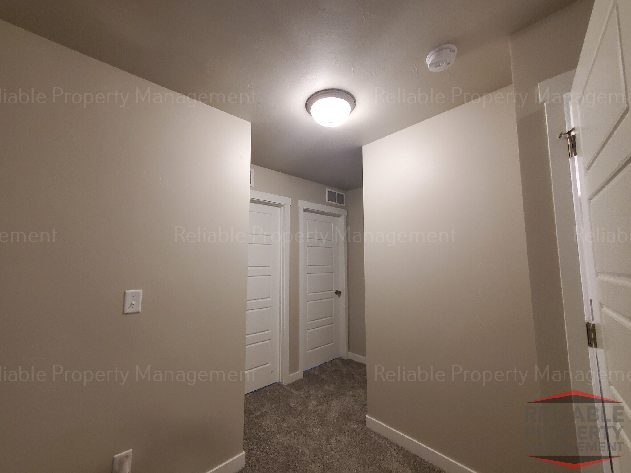 Building Photo - 2015 Lawrence Ln