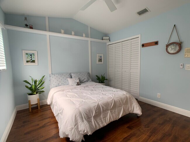 Building Photo - 10465 Mateo Ct