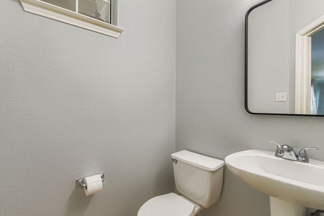 Building Photo - 8518 Cahill Dr