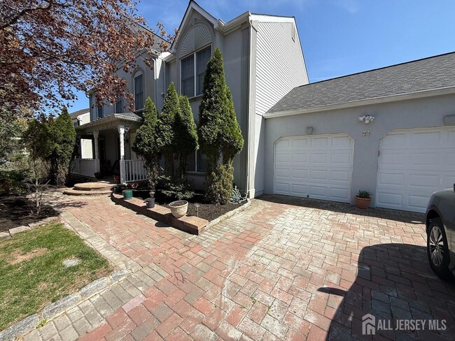Building Photo - 21 Crestview Dr