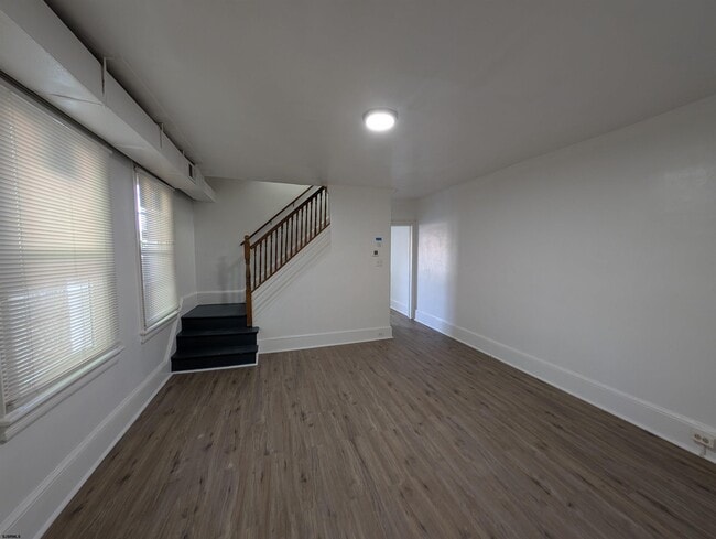 Building Photo - 904 Westcoat Pl