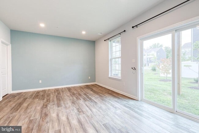 Building Photo - 2261 Kelston Pl