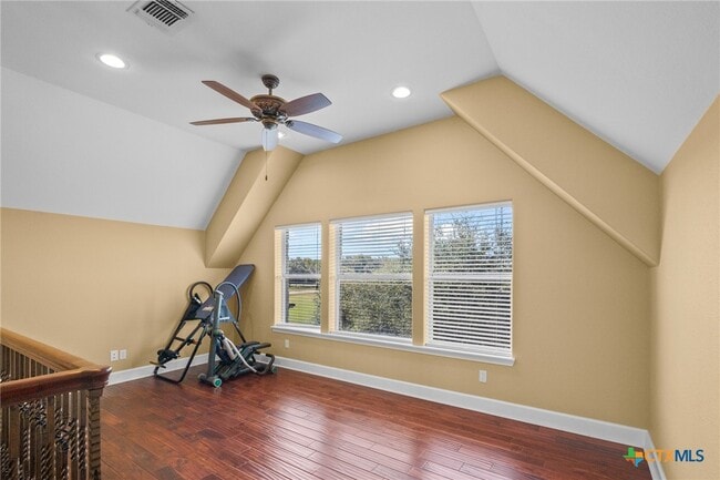 Building Photo - 130 Post Oak Cir